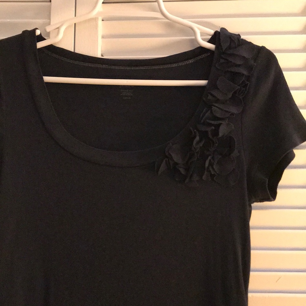JCrew fitted tee size M. Navy with floral shoulder